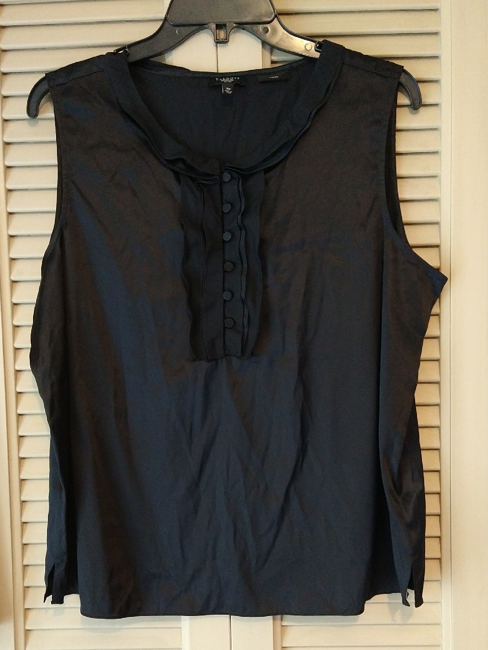 Talbots Silk NWT♣️ Sleeveless Top -Ruffle-Trim Button-Front Shell♣️size 16